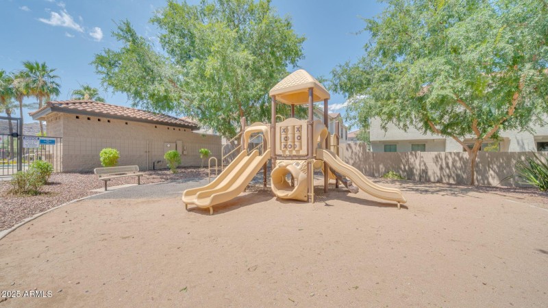 7533 S 31st-Community-17