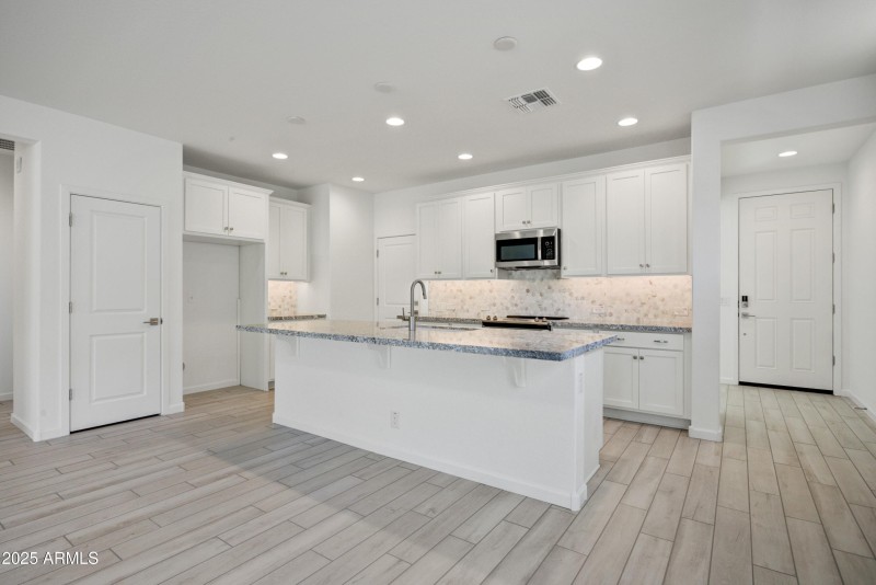 010_Kitchen