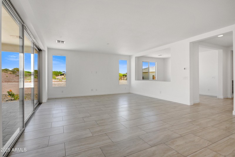 008_Living Room