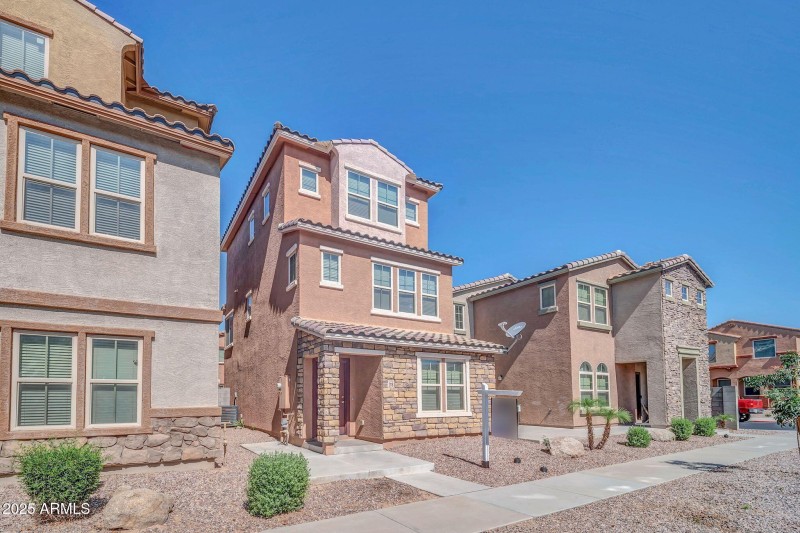 2118 N 77th-2