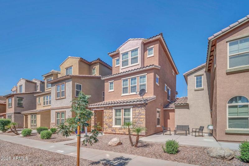 2118 N 77th-3