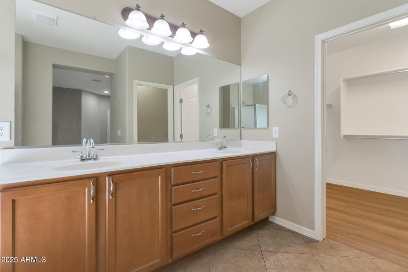 14-web-or-mls-Qp-5399