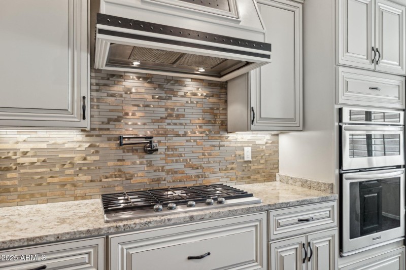 13-web-or-mls-28814-n-45th-st