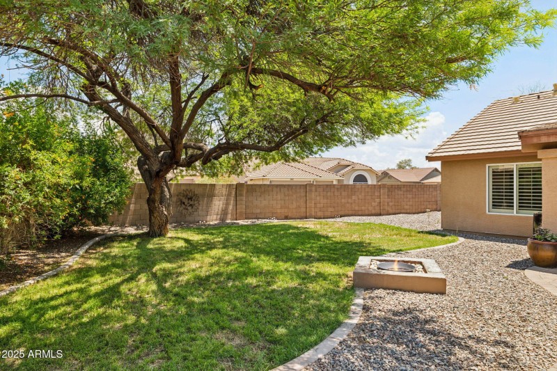 39-web-or-mls-28814-n-45th-st