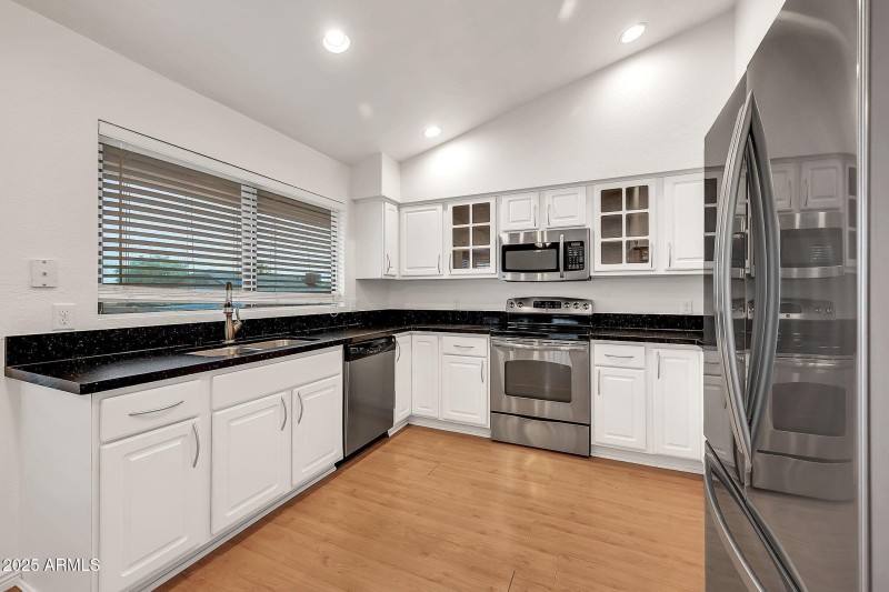 1903 E Jasper Dr-10