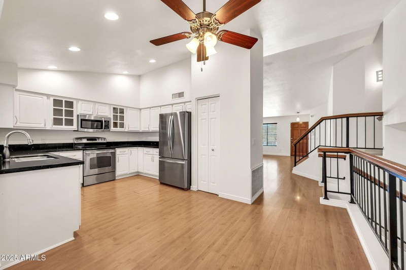 1903 E Jasper Dr-11