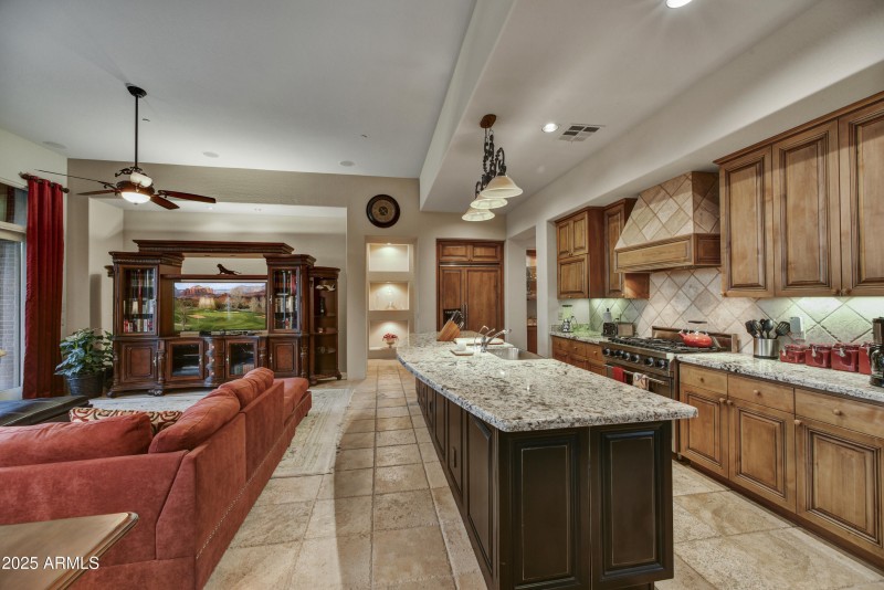 27-Kitchen