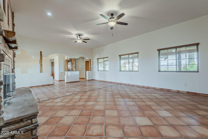 37-web-or-mls-Linda-37