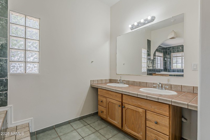 43-web-or-mls-Linda-43