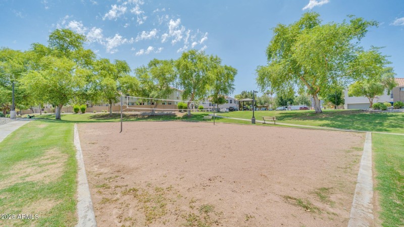 7533 S 31st-Community-23