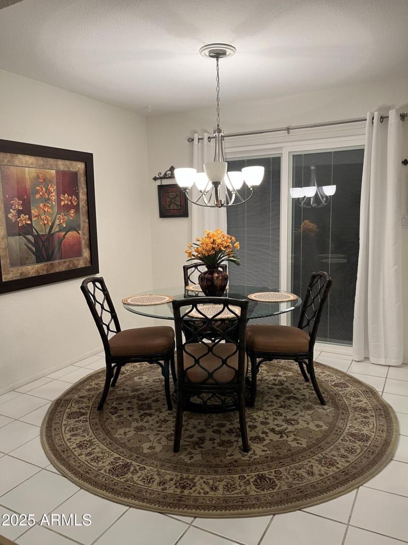 Dining table - 25258