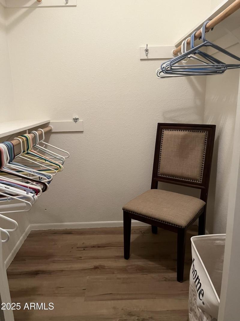 Master closet - 25258