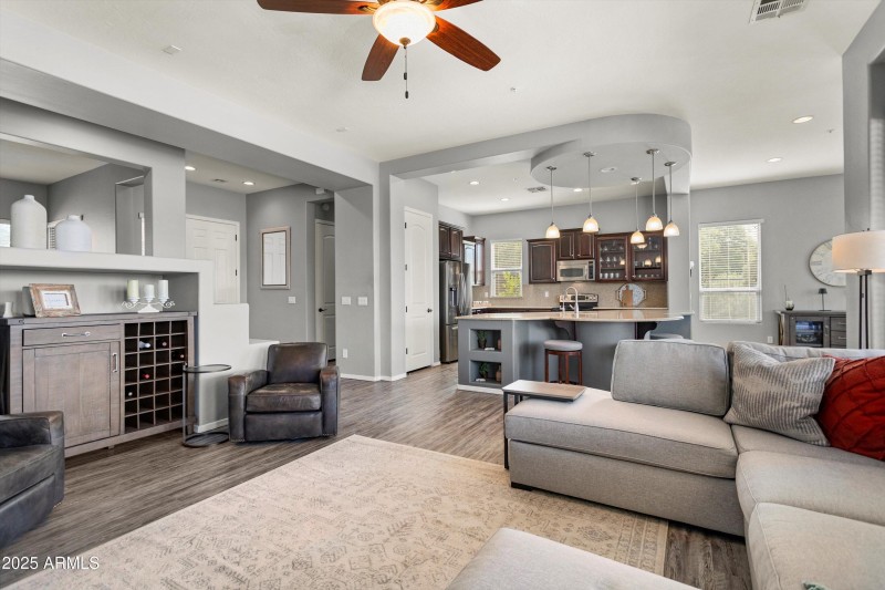 GREAT ROOM TO KITHEN