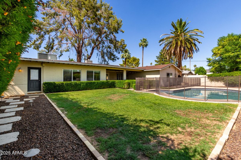 37 - Hayward