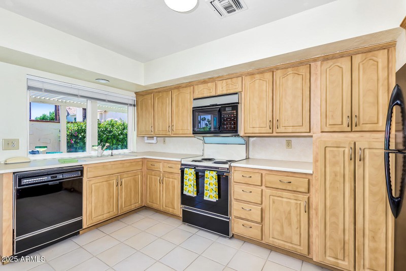 Sunshiney kitchen