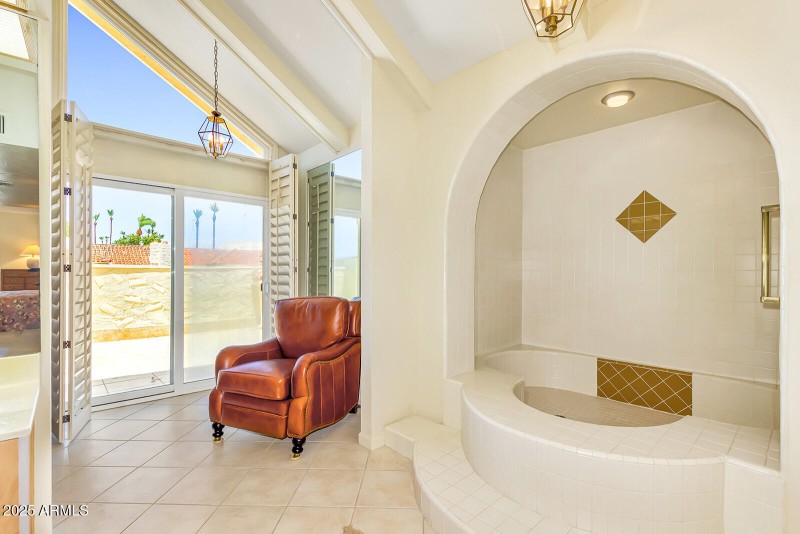 Master Tub