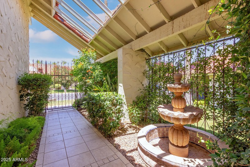 Private Courtyard to Front Door