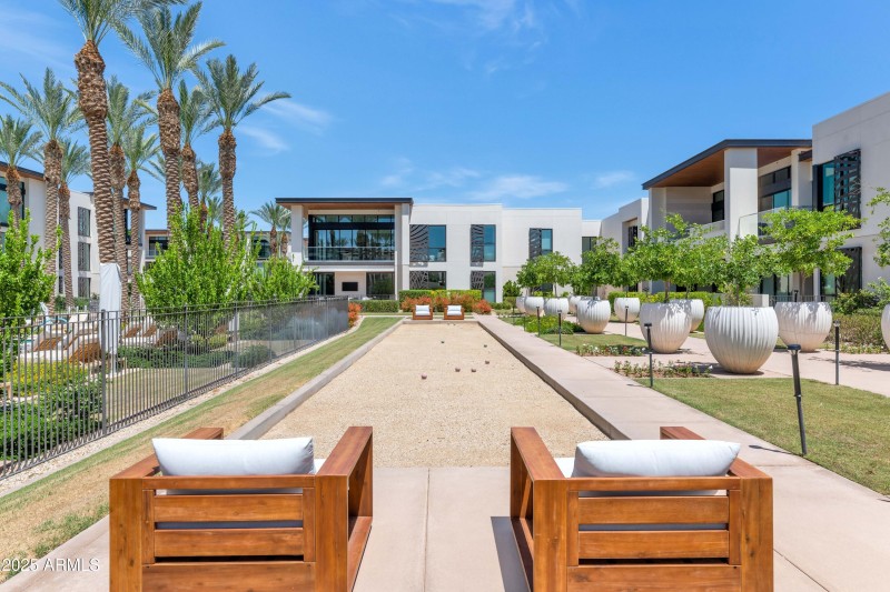Ritz Grounds