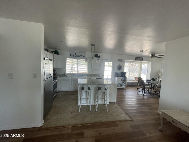 Kitchen Island Kadota