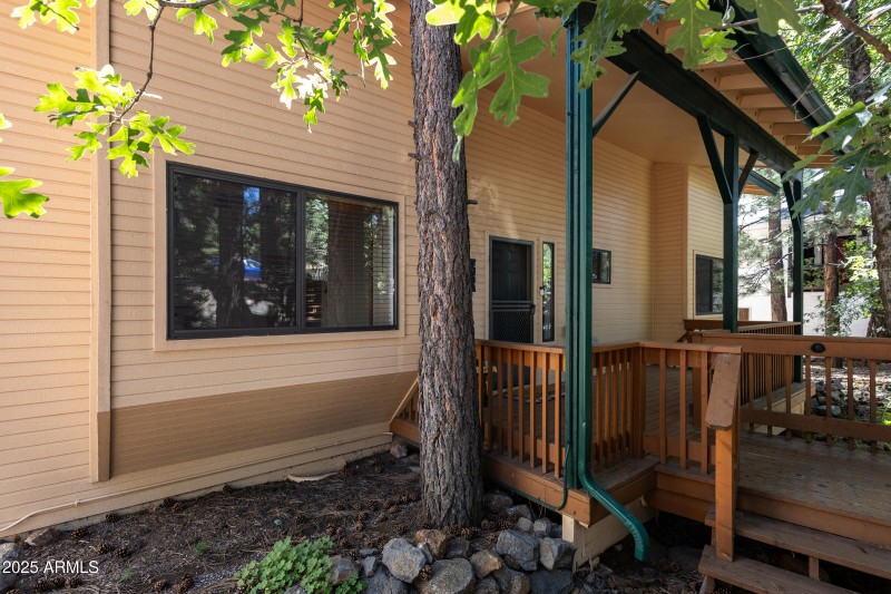 335 Sandia Cir 006