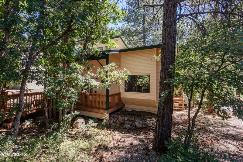 335 Sandia Cir 003