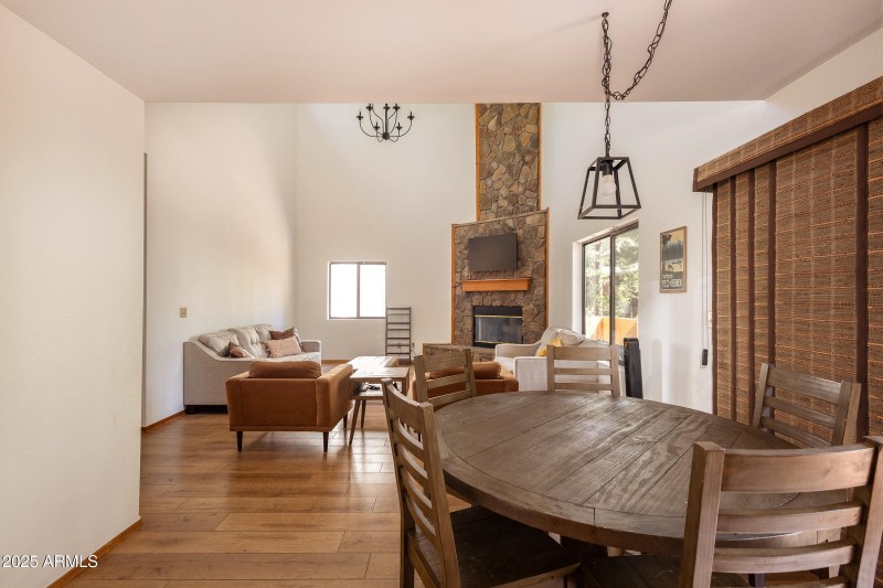 335 Sandia Cir 016