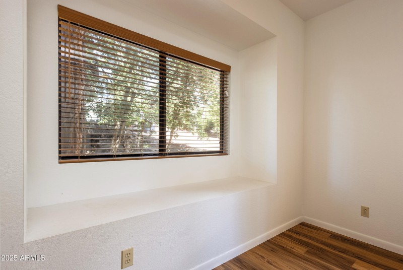 335 Sandia Cir 030