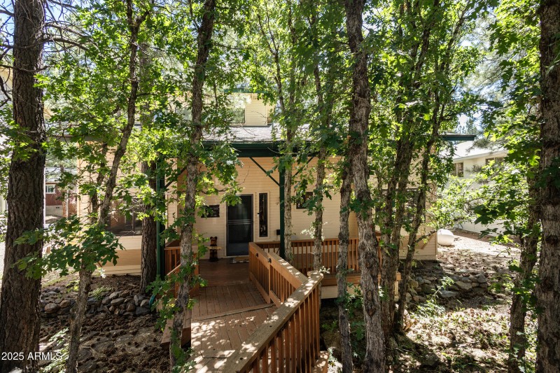 335 Sandia Cir 001