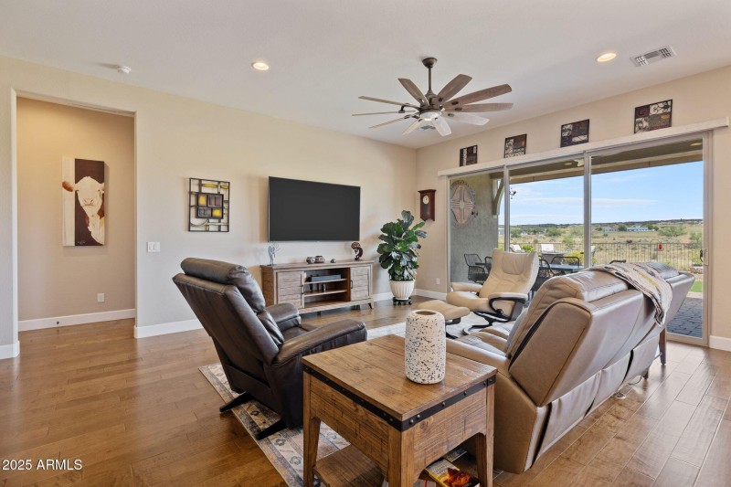 044-Living Room