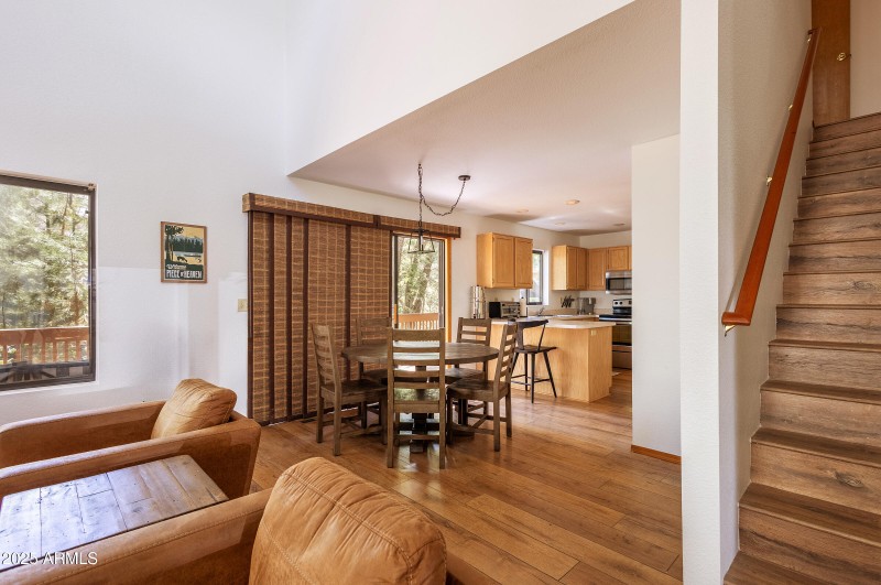 335 Sandia Cir 014