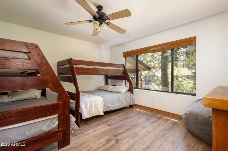 335 Sandia Cir 039