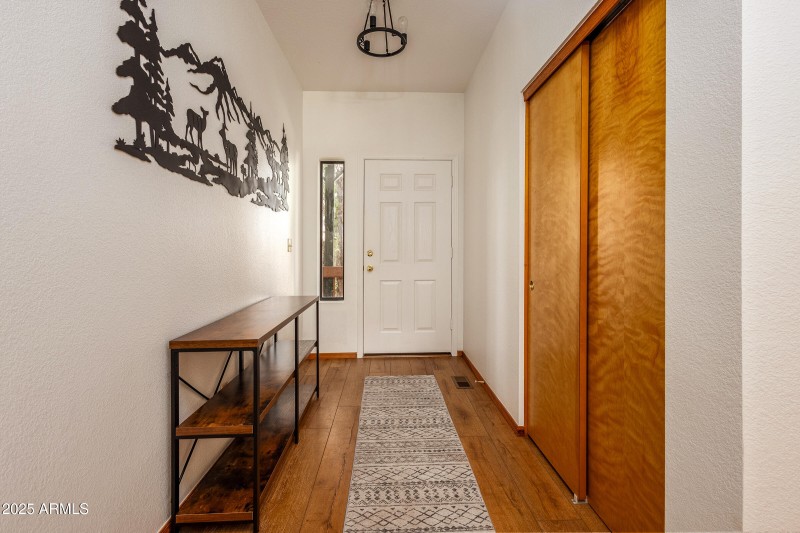 335 Sandia Cir 011