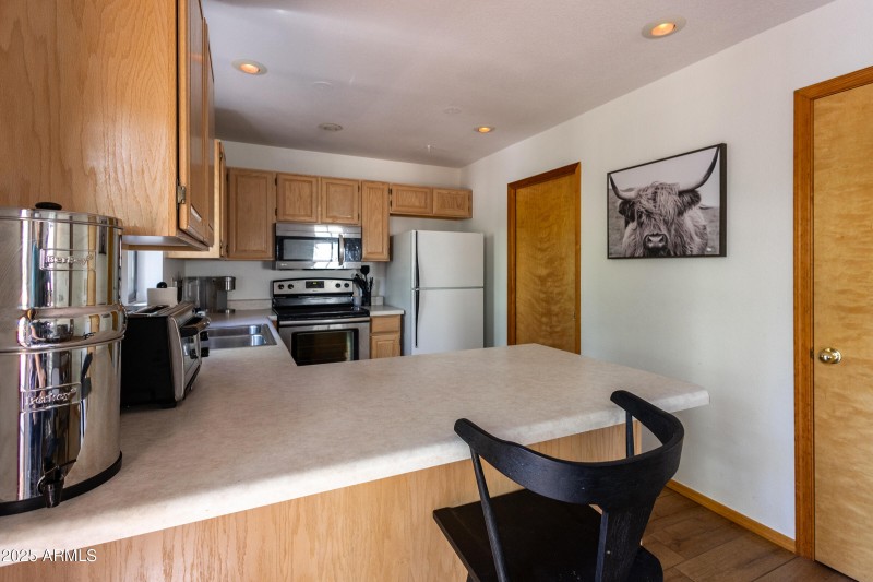 335 Sandia Cir 025