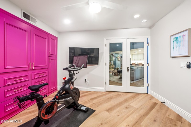 Flex-Suite w/Separate Entry & Full Bath