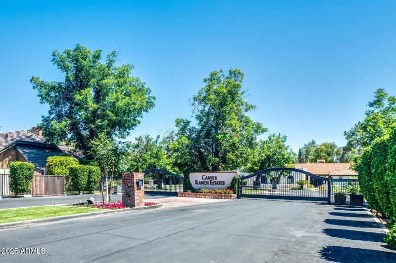 Tempes First Gated Community!