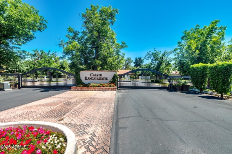 Tempes First Gated Community!