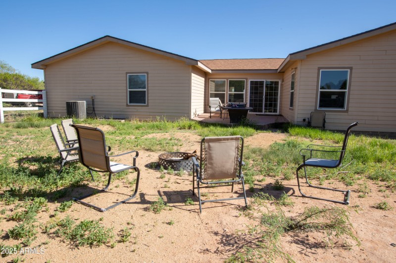 Spacious Yard