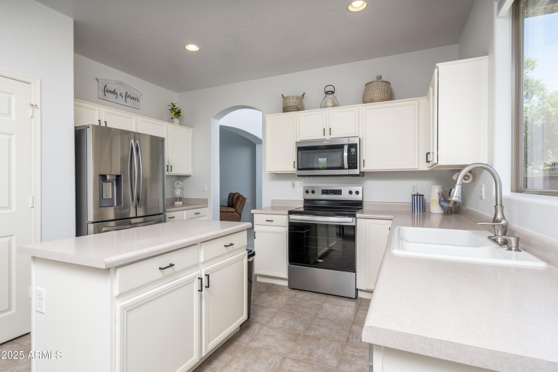 Kitchen Photo 3