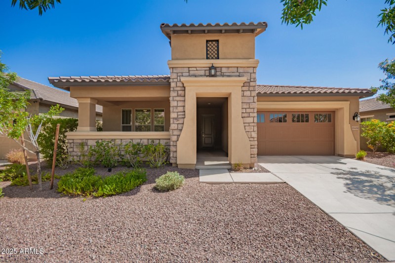 Exterior 4