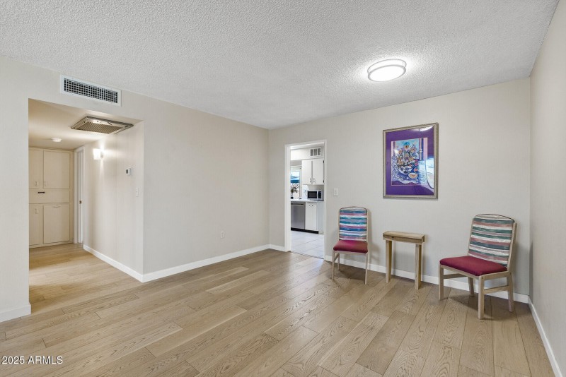 09_13671_N_111th_Ave9_mls