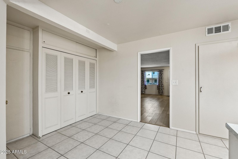 18_13671_N_111th_Ave18_mls