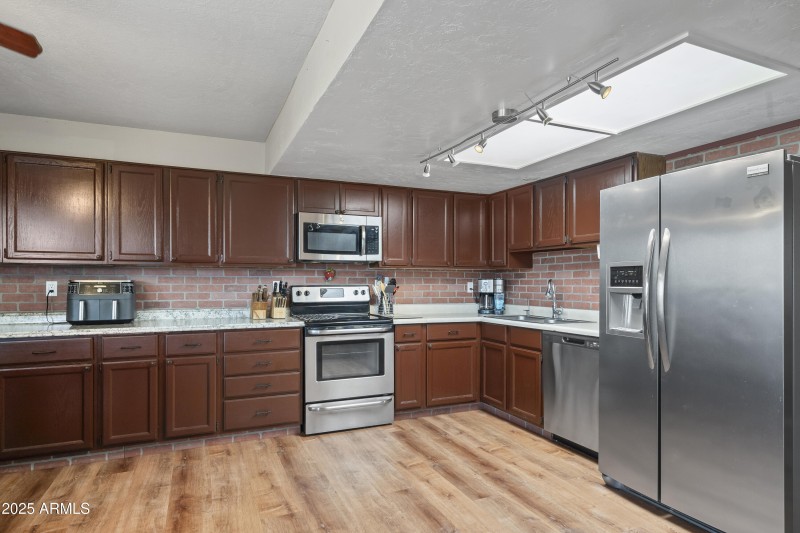 09-Kitchen