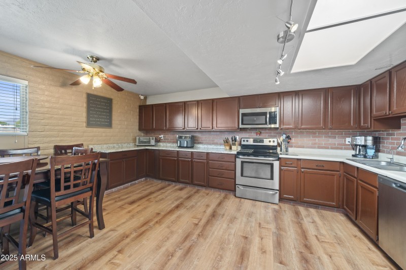 12-Kitchen