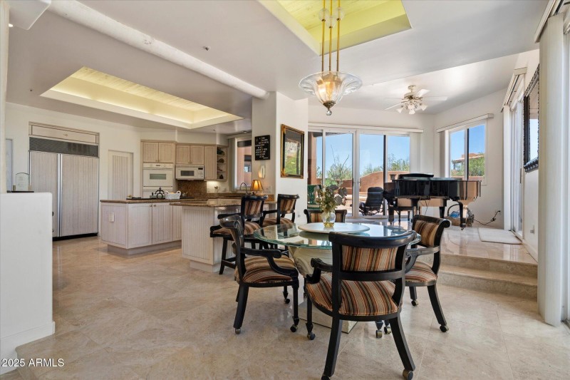 18-7728 E. Mary Sharon Dr
