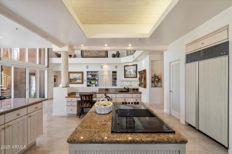 22-7728 E. Mary Sharon Dr