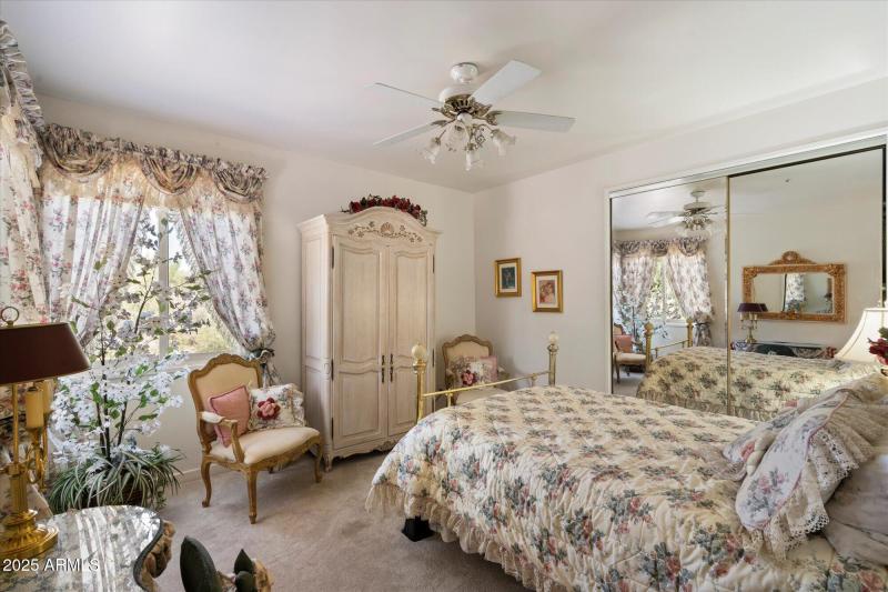 28-7728 E. Mary Sharon Dr
