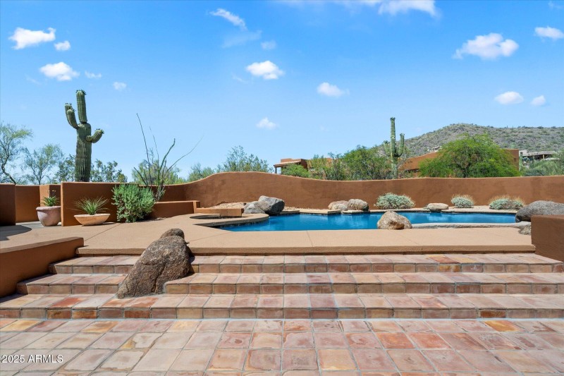 35-7728 E. Mary Sharon Dr