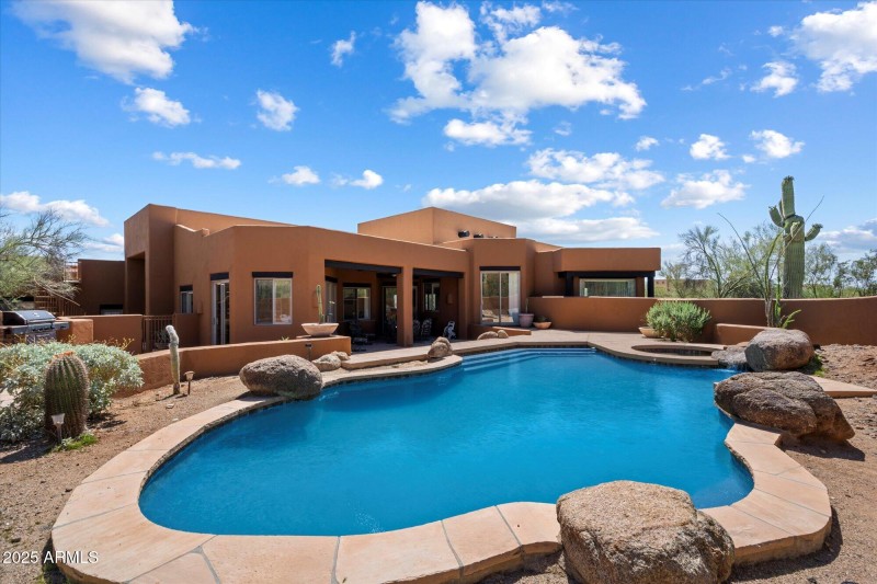 36-7728 E. Mary Sharon Dr