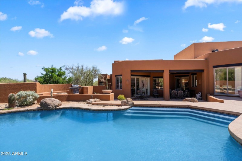 37-7728 E. Mary Sharon Dr