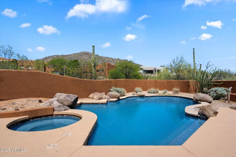 38-7728 E. Mary Sharon Dr
